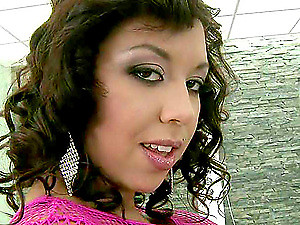We stumbled across this exotic beauty Shanis