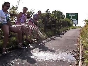 WOMENS SUMMER OUTDOOR PISS CONTEST